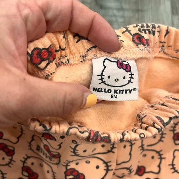 Hello Kitty Two Piece Set - Picture 4 of 5